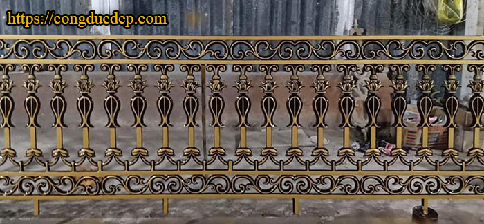 mẫu lan can nhôm đúc tối giản đẹp